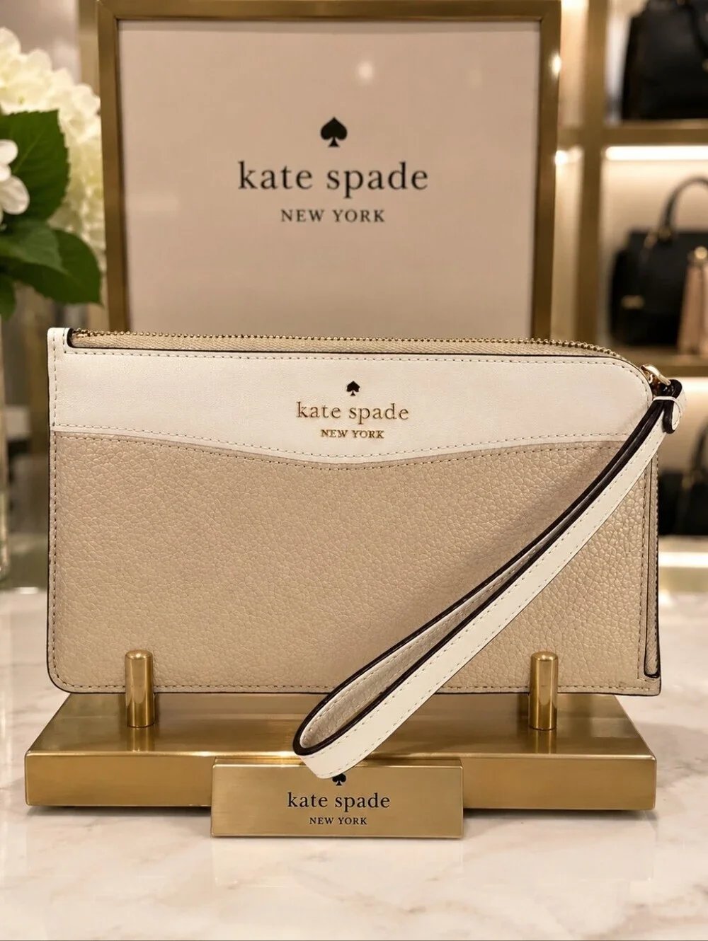 Kate Spade‎ New York Lucy Colorblock Beige White Wristlet Bag Wallet